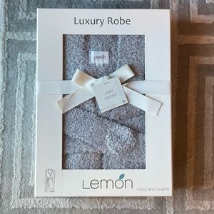 Lemon Brand Women’s Robe